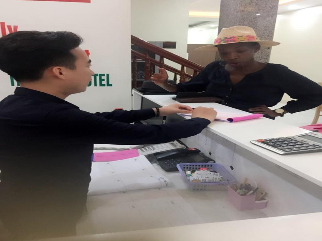 Family Airport Hotel Thach Loi Luaran gambar
